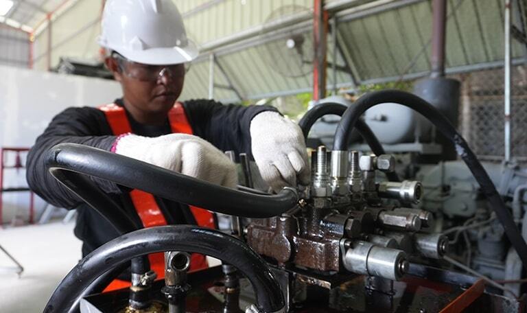 Heavy Equipment & Diesel Mechanics